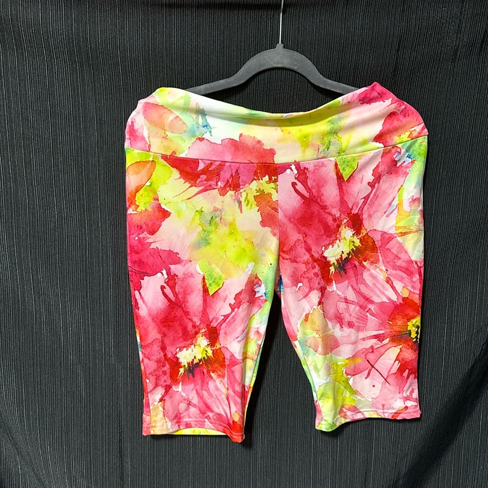 Lily brand multi color biker shorts / NWT / Size XL / J-24